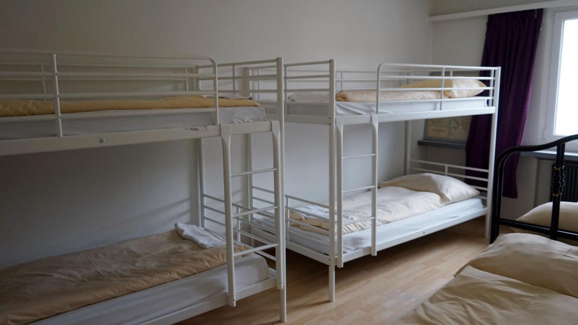 Hotel & Backpackers Zak ชาฟเฮาเซน ภายนอก รูปภาพ
