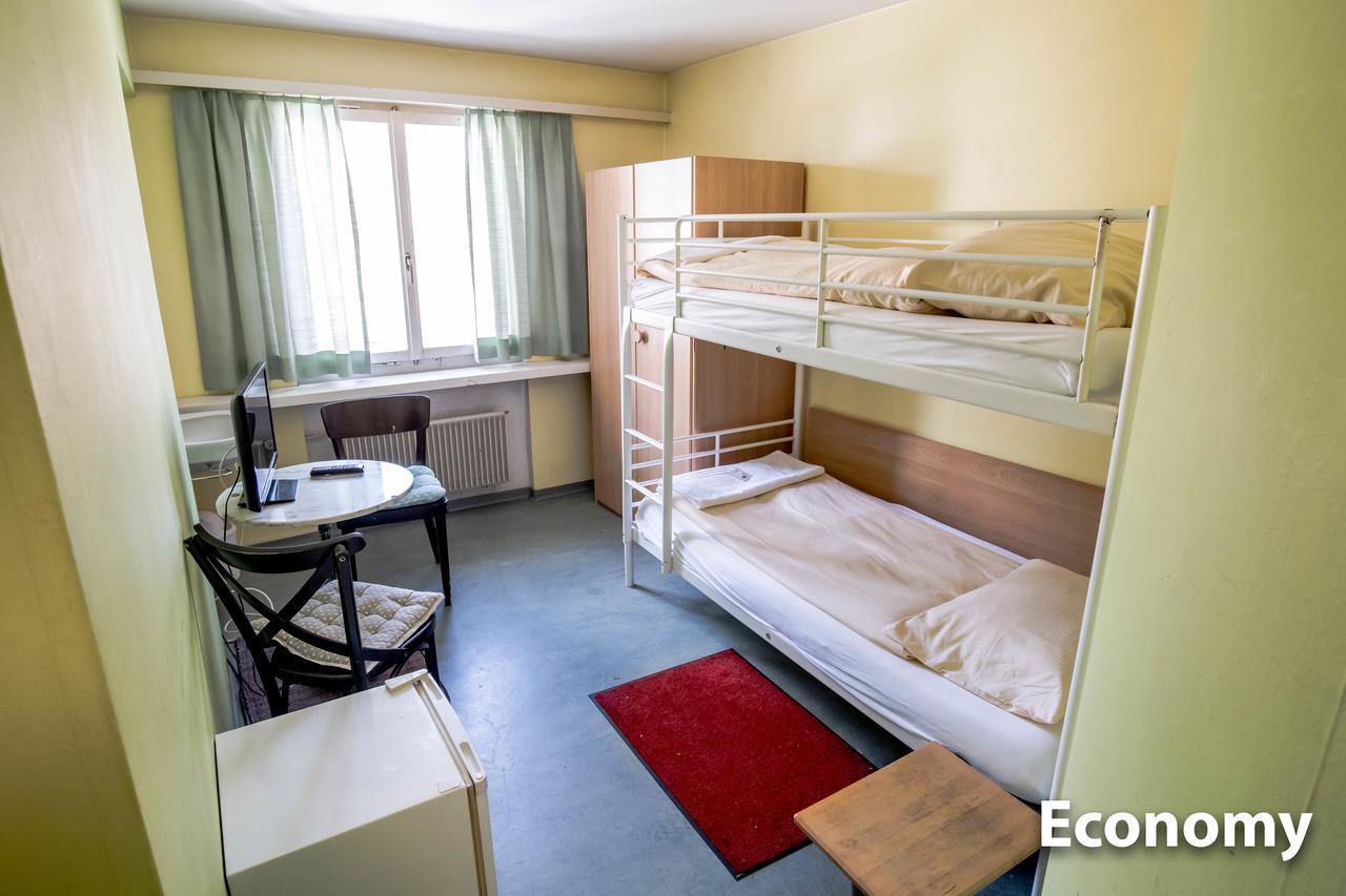 Hotel & Backpackers Zak ชาฟเฮาเซน ภายนอก รูปภาพ