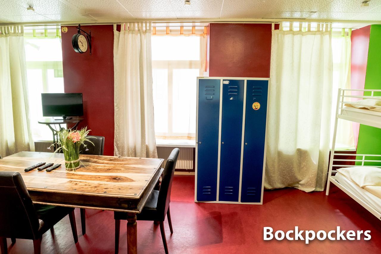 Hotel & Backpackers Zak ชาฟเฮาเซน ภายนอก รูปภาพ