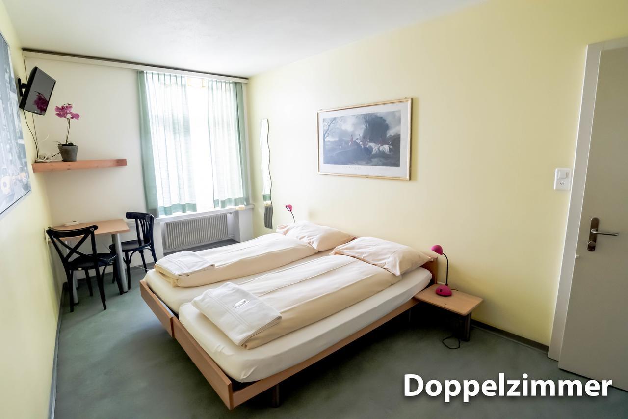 Hotel & Backpackers Zak ชาฟเฮาเซน ภายนอก รูปภาพ