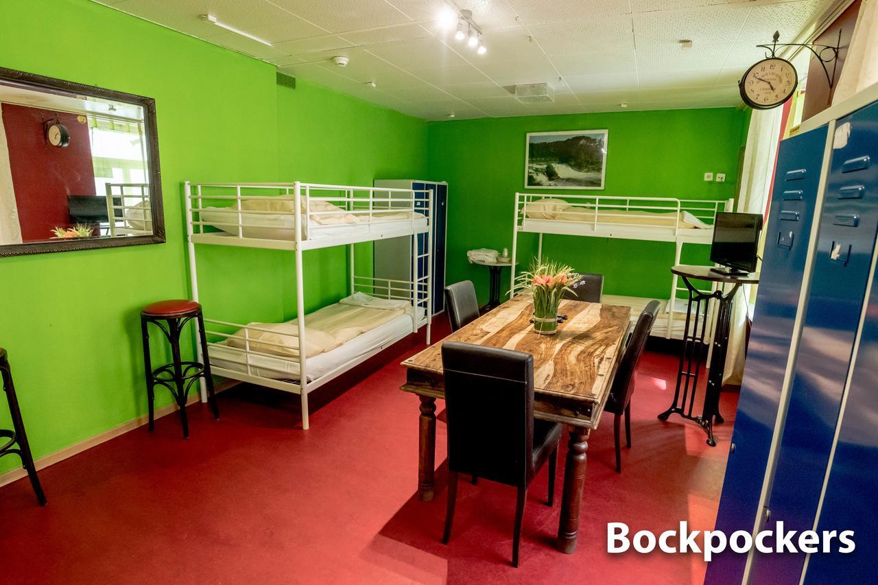Hotel & Backpackers Zak ชาฟเฮาเซน ภายนอก รูปภาพ