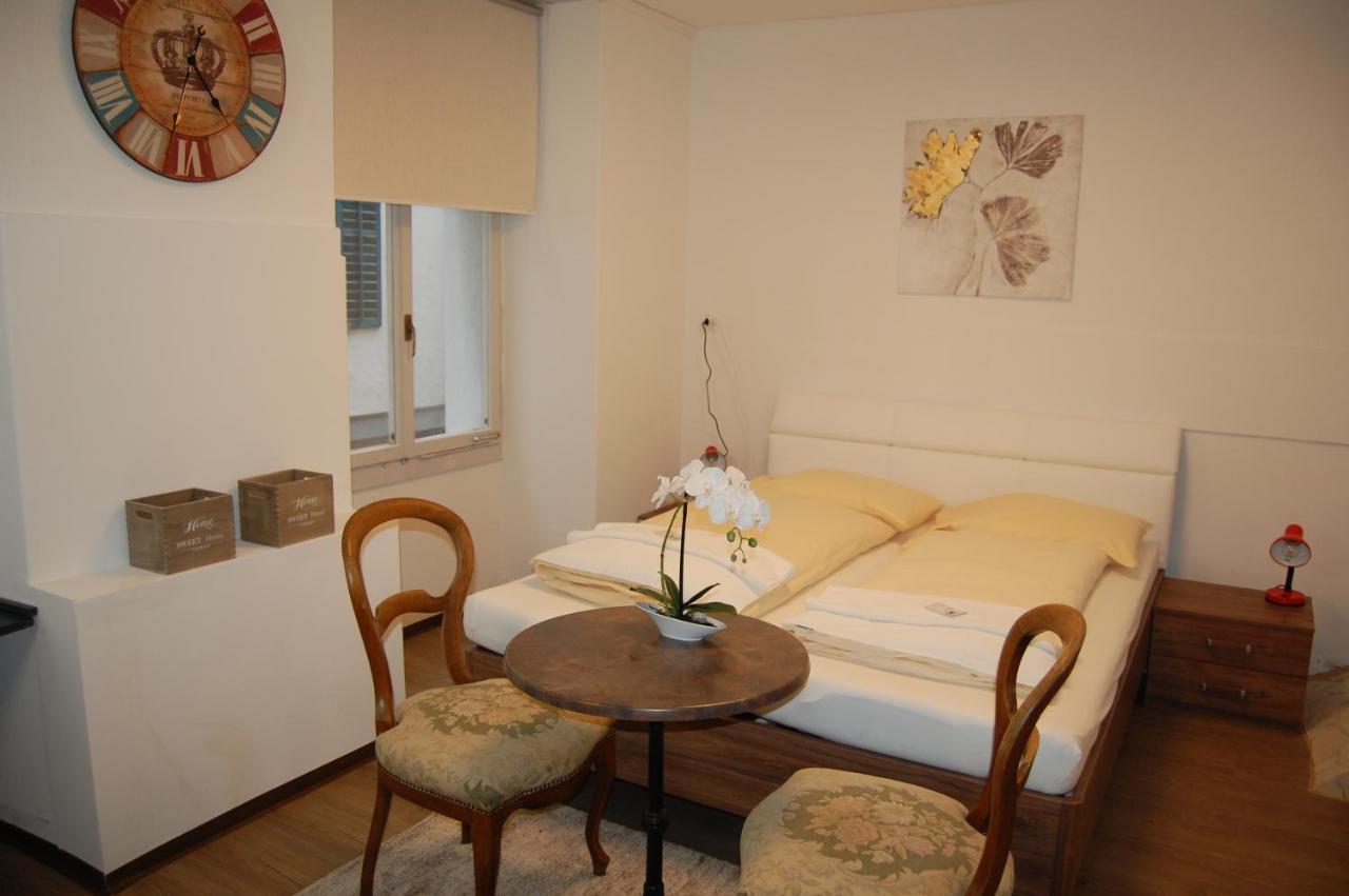 Hotel & Backpackers Zak ชาฟเฮาเซน ภายนอก รูปภาพ